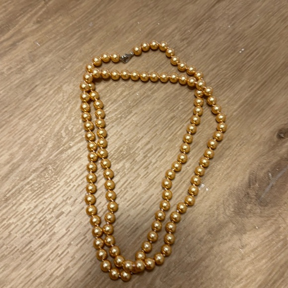 Long yellow/gold pearl necklace - Picture 1 of 1